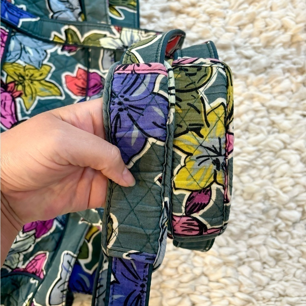 Vera Bradley large floral quilted tote purse - Picture 4 of 16